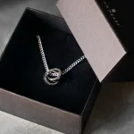 THE EDGE シグネチャーカッティングダブルリングネックレス