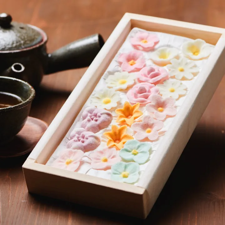 花よりも華やか!落雁の詰め合わせ