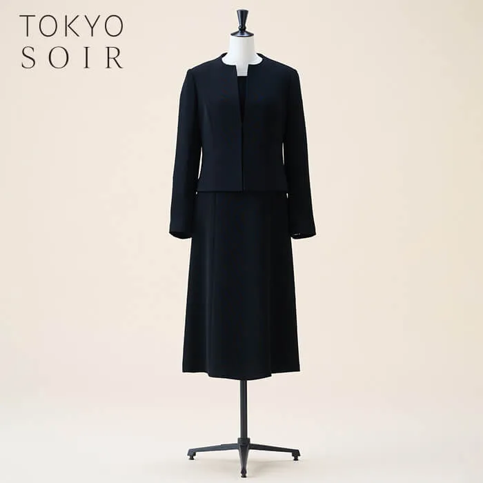 長く使えるシンプルな定番|ブラックフォーマル