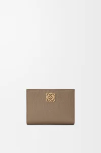 LOEWE／ロエベ アナグラム コンパクト ウォレット（ペブルグレインカーフ）