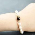 身につけるだけで心が洗われそう