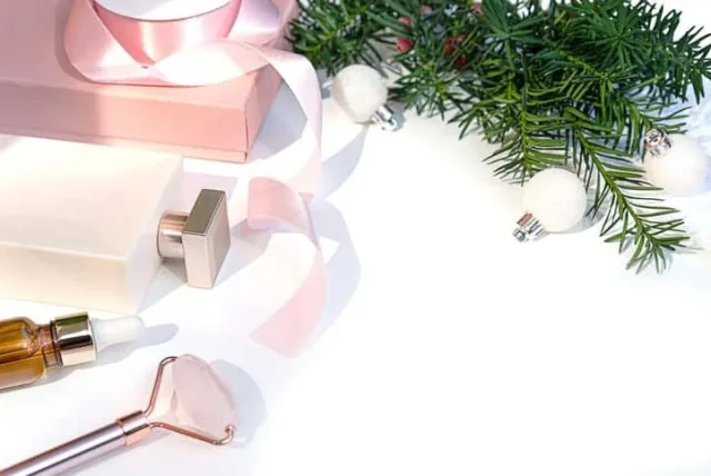 クリスマスプレゼントにコスメを贈ろう｜彼女・妻・友達別！おすすめ本命コスメ8選