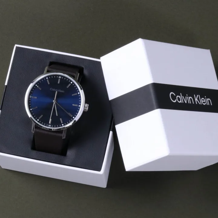 大人への高揚感を身に纏う「Calvin Klein」