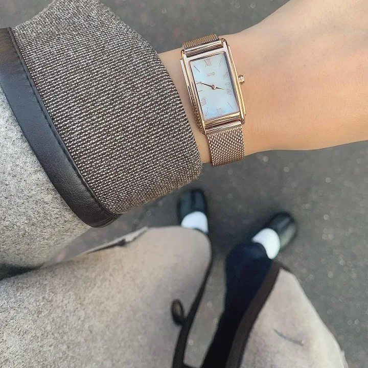 スクエア型でほっそり見せ効果も期待