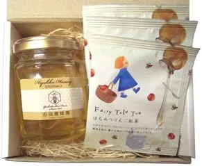 Y-BEE FARM／ワイビー ファーム 国産百花蜂蜜＆はちみつりんご紅茶のギフトセット