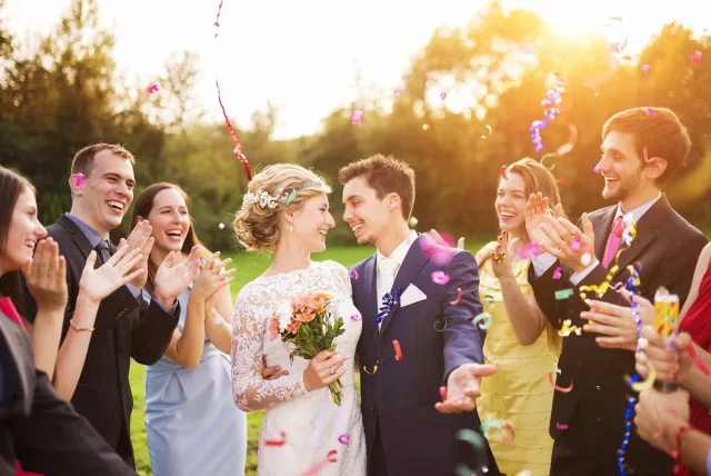 友達に贈る結婚祝いのプレゼント!予算別おしゃれギフト10選&選び方