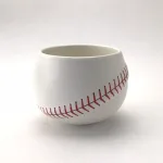青春時代をよみがえらせる野球ボールデザイン