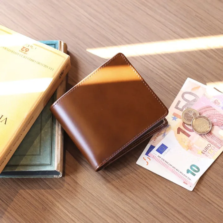 カッコいいお父さんにずっと愛用して欲しい「革財布」