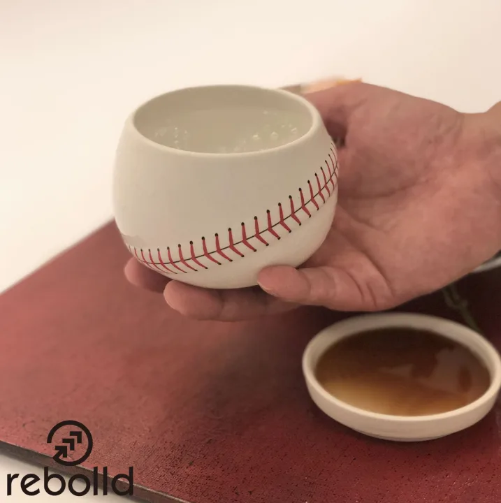 青春時代をよみがえらせる野球ボールデザイン