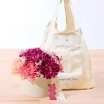 DEAN & DELUCA ショッピングバッグ ナチュラルとカーネーションのカップアレンジメント ピンク