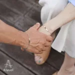 スリムなプレートに二人だけの刻印を