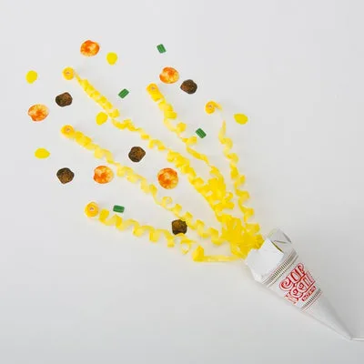 パッケージを模したユニークなクラッカー