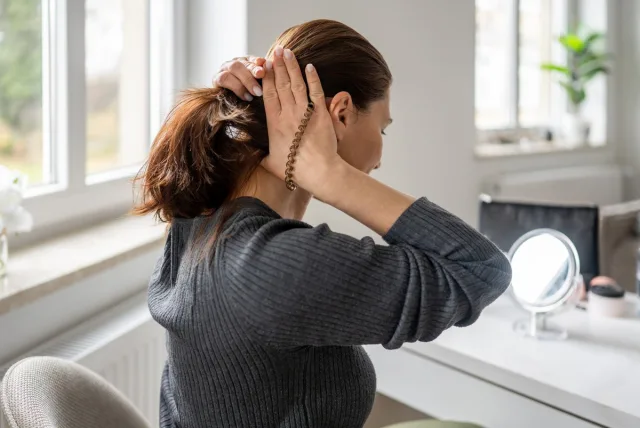 ヘアアクセのプレゼントおすすめ12選|誕生日に喜ばれる予算別人気アイテム