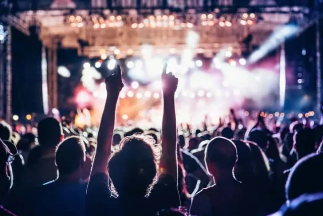 フェス好きに贈るプレゼント！ライブで役立つ＆テンションが上がるアイテム12選