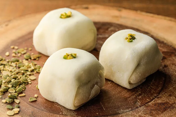 お父さんが驚く進化系和菓子「RUNNY CHEESE」