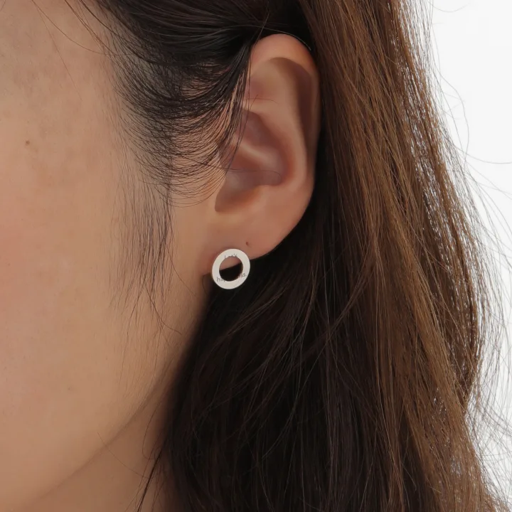 秘密のメッセージが隠されたペアピアス