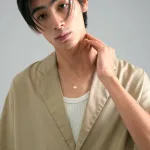 小ぶりのトップでさりげなく