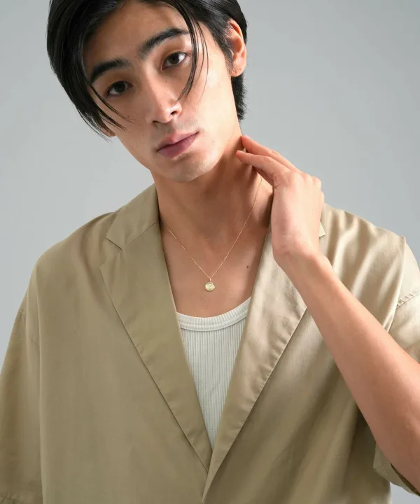 小ぶりのトップでさりげなく