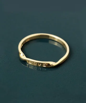 「LOVE」の文字で繋がれるペアリング